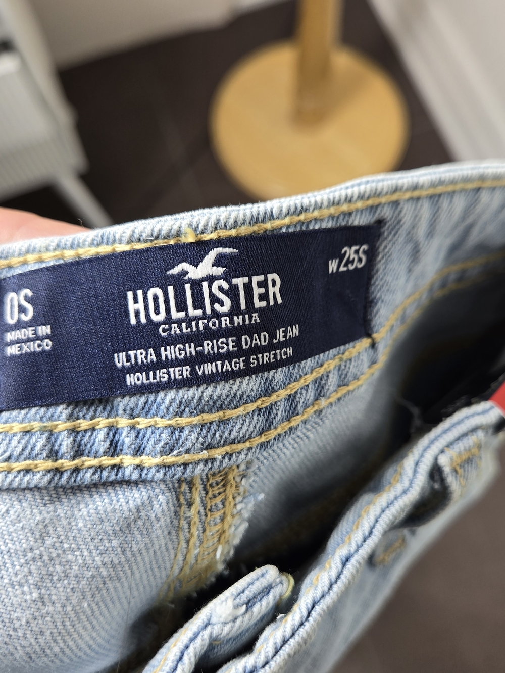 Hollister Ultra High Rise Dad Jeans Light Wash 90s Y2K Mom Denim W25 - Picture 8 of 9
